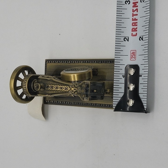 1991- Sewing Machine Clock NWT - Picture 8 of 8